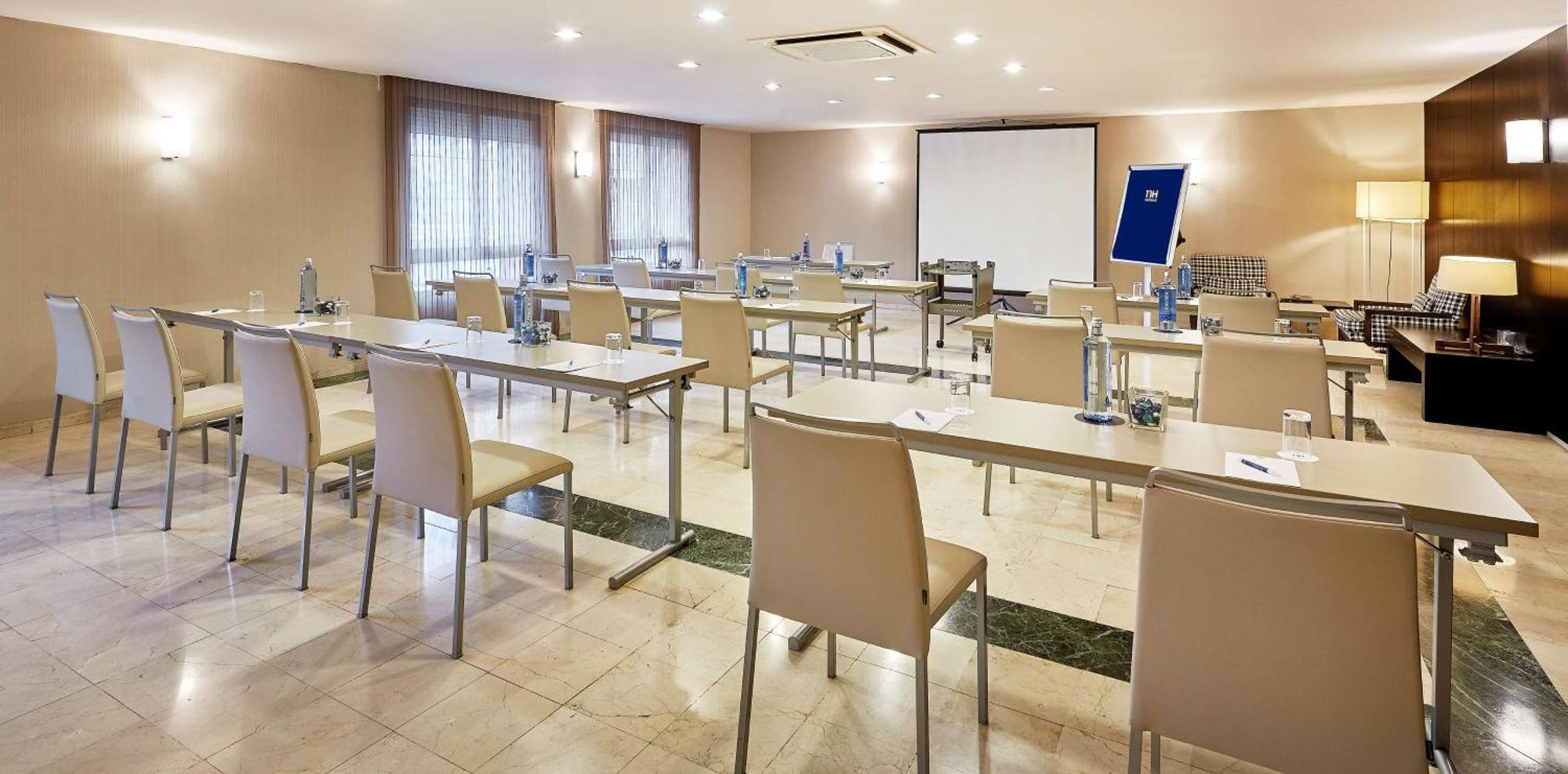 Nh Lleida Pirineos Hotel Екстериор снимка