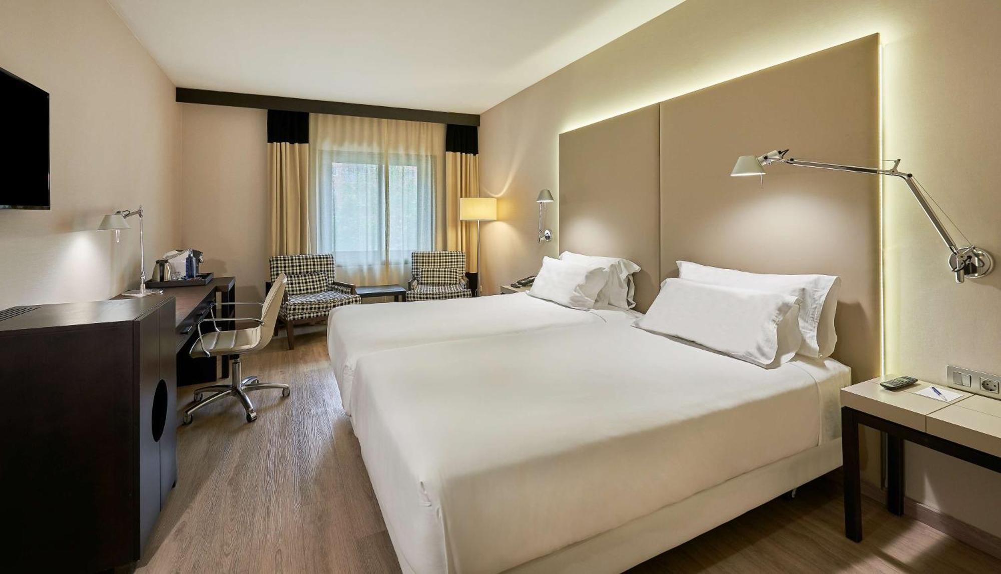 Nh Lleida Pirineos Hotel Екстериор снимка