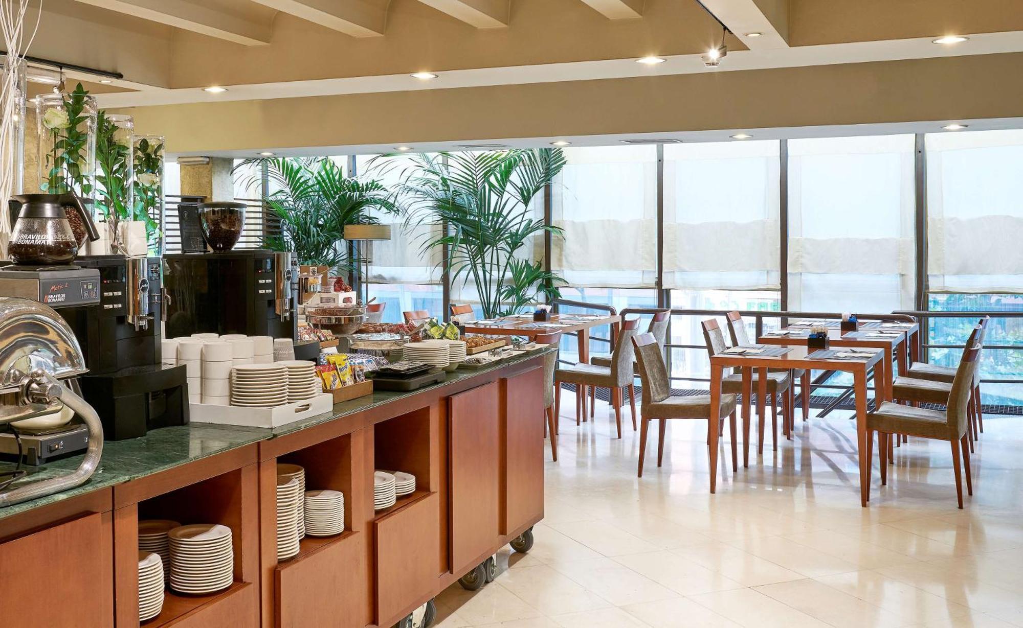 Nh Lleida Pirineos Hotel Екстериор снимка