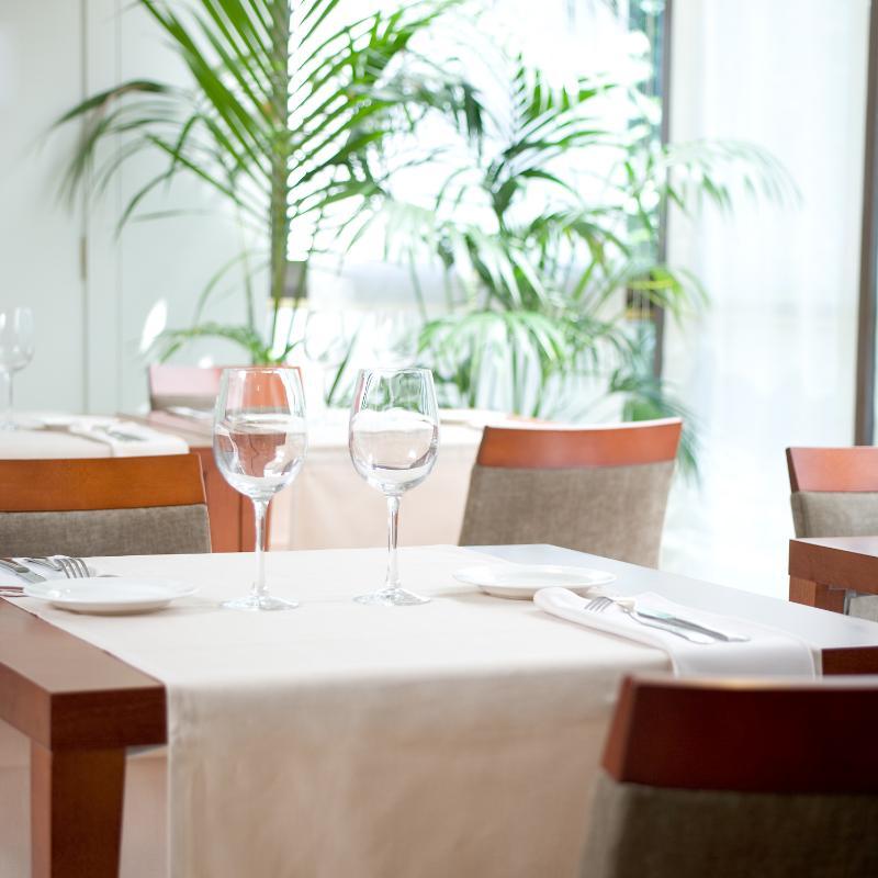 Nh Lleida Pirineos Hotel Екстериор снимка